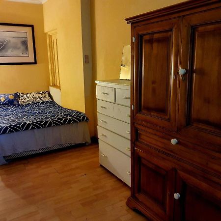 St Kilda East Backpackers' Hostel Мелбърн Екстериор снимка