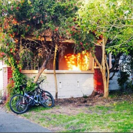 St Kilda East Backpackers' Hostel Мелбърн Екстериор снимка
