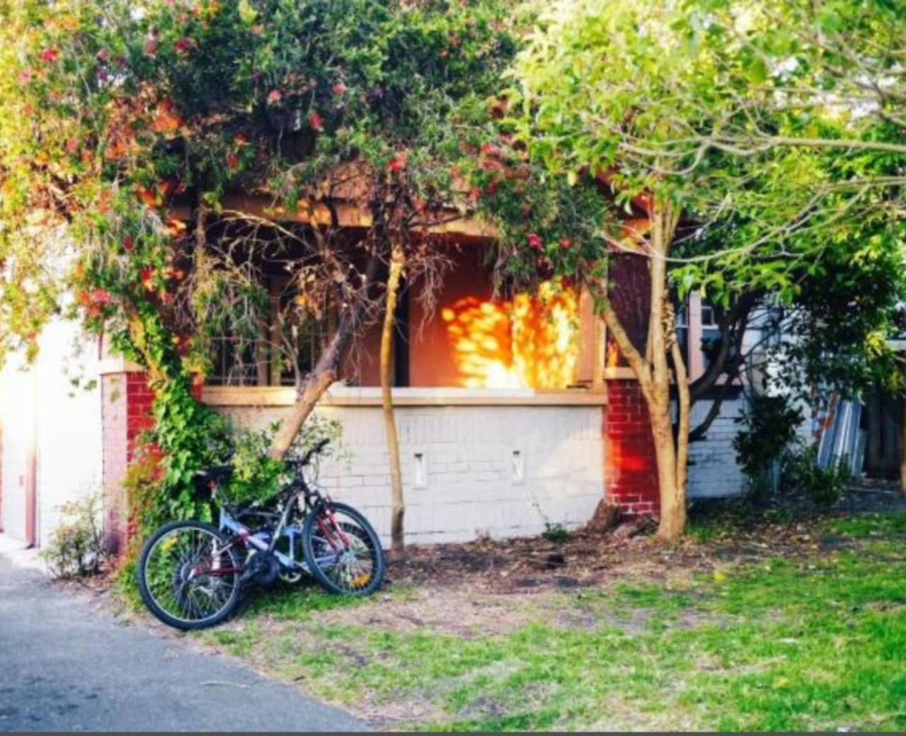 St Kilda East Backpackers' Hostel Мелбърн Екстериор снимка