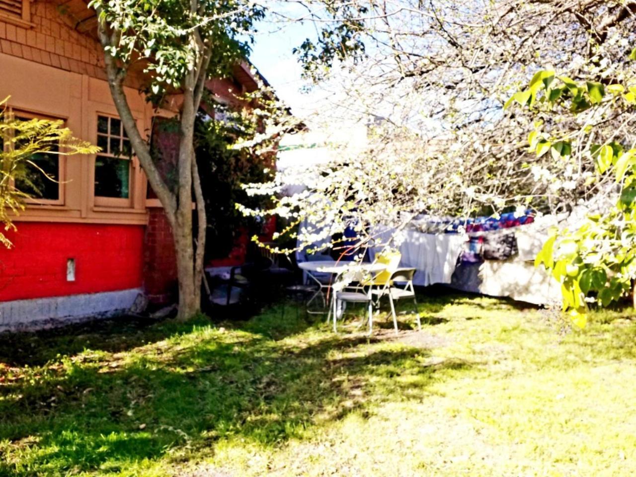 St Kilda East Backpackers' Hostel Мелбърн Екстериор снимка