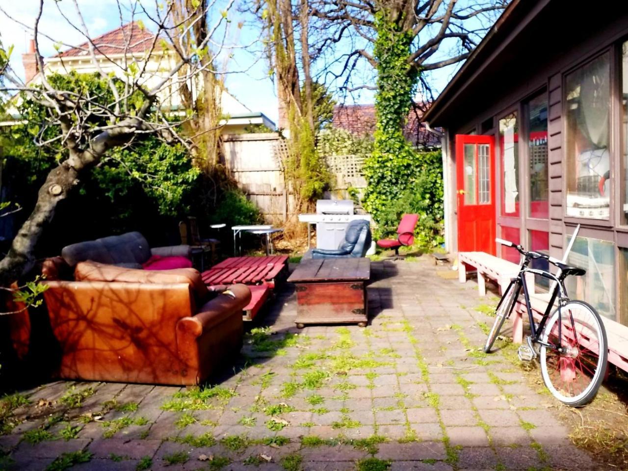 St Kilda East Backpackers' Hostel Мелбърн Екстериор снимка